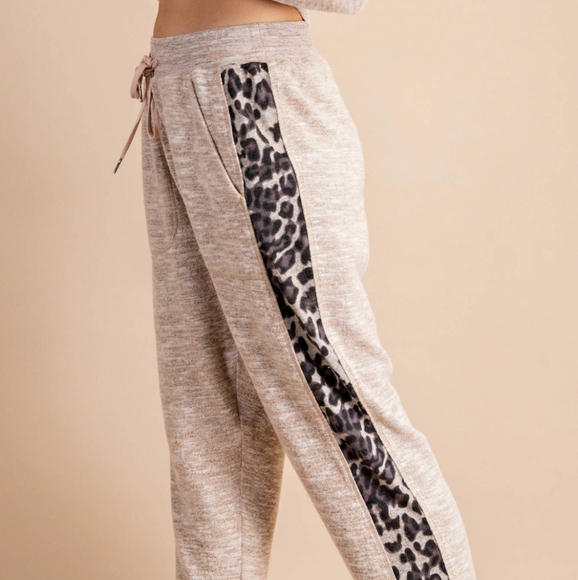 Wild Dreams Leopard Stripe Loungewear Joggers - Picture 8 of 11